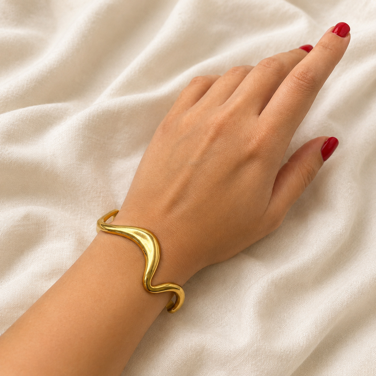 Venus silver bracelet