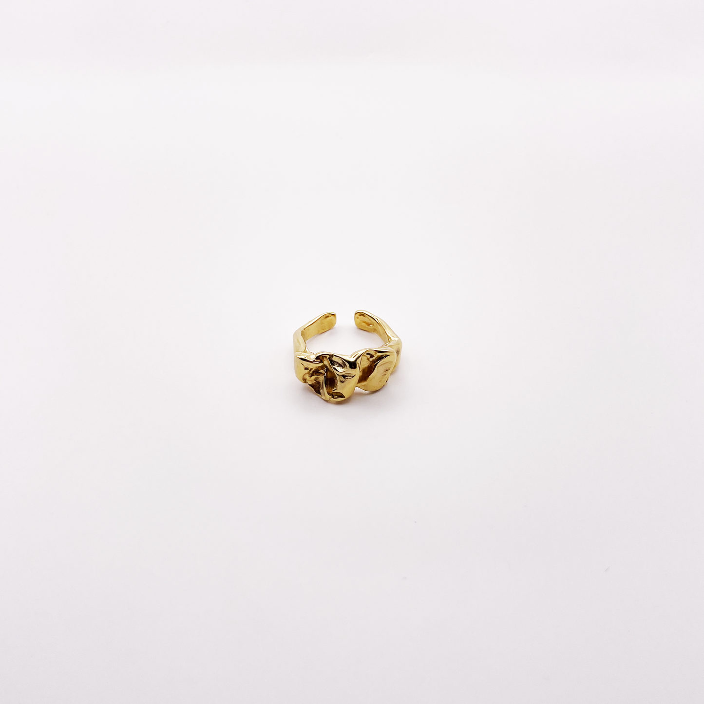 Anello wave martellato oro