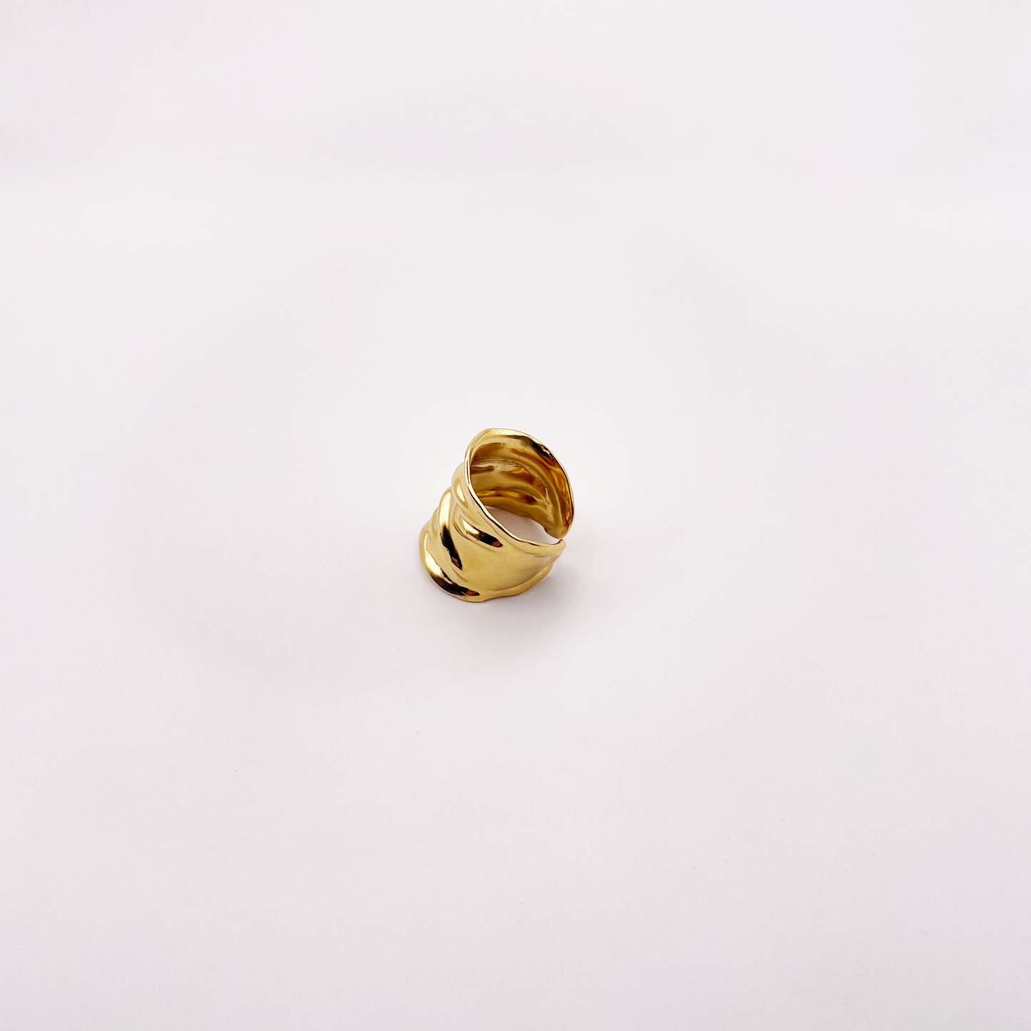 Anello fascia drappeggiato oro